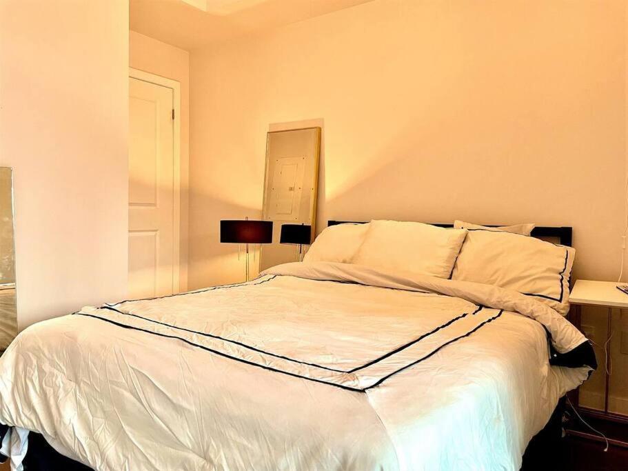 Gorgeous Downtown Condo Toronto Buitenkant foto